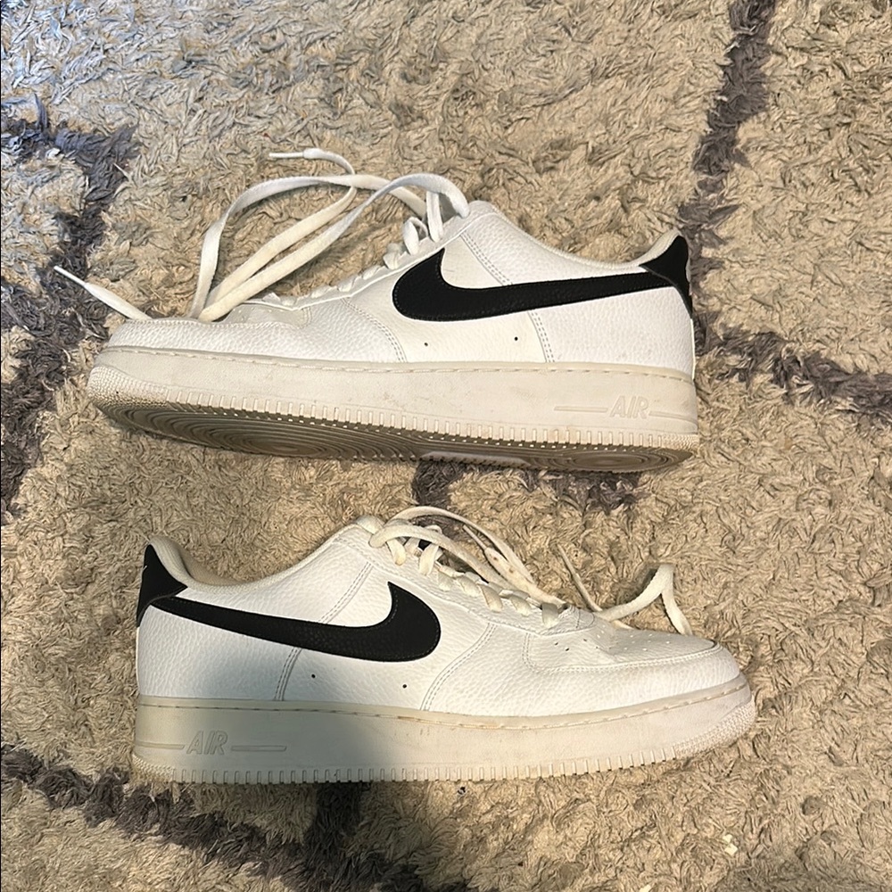 Nike Air Men’s Black & White Sneakers - Size 13